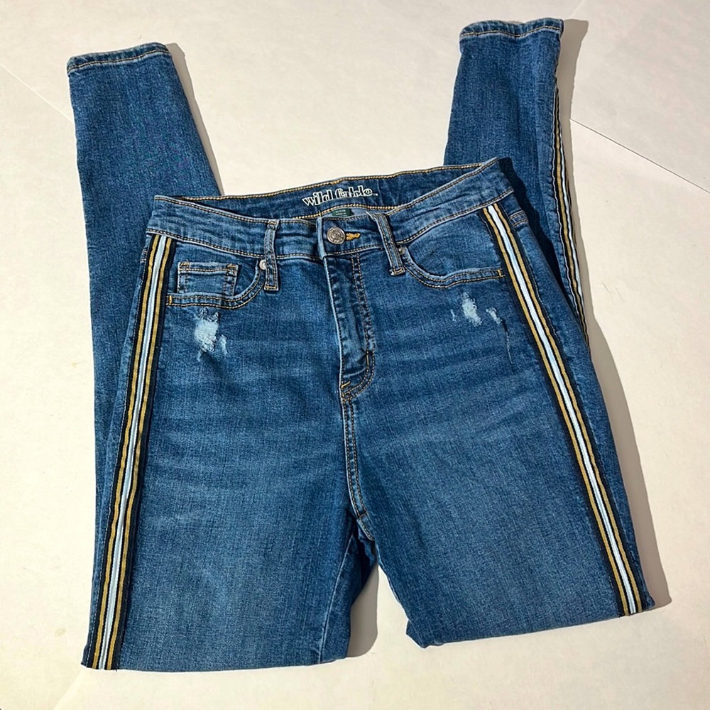Wild Fable skinny jeans denim side stripe sz 27 or 4 medium wash distressed - Picture 1 of 6